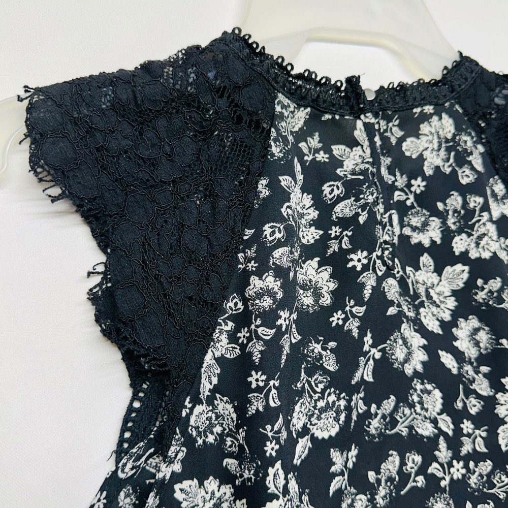 Maurices‎ Sleeveless Blouse Black White Lace Lightweight Floral Womens Medium - Picture 5 of 8